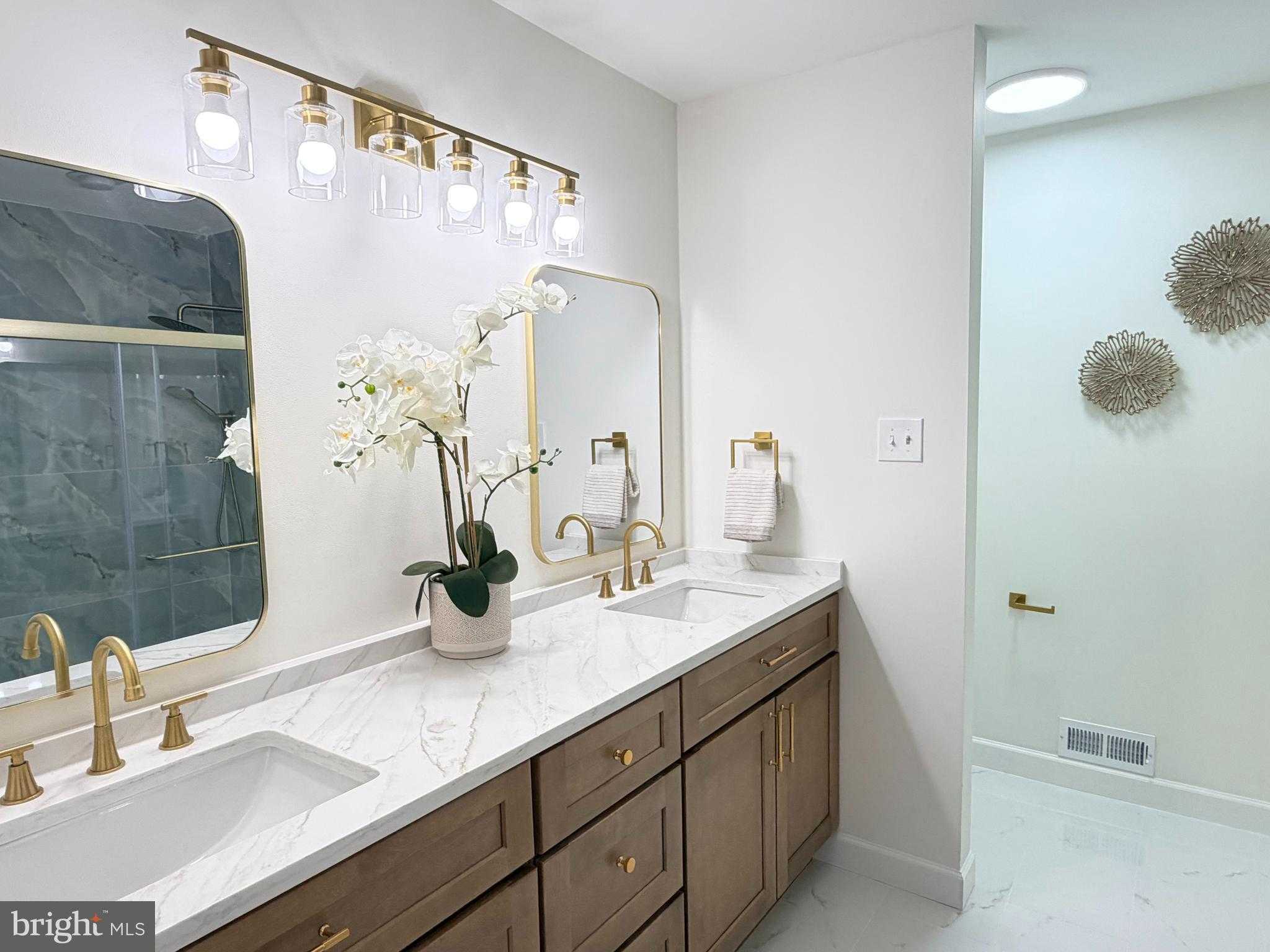 2305 Westfield CT photo 24