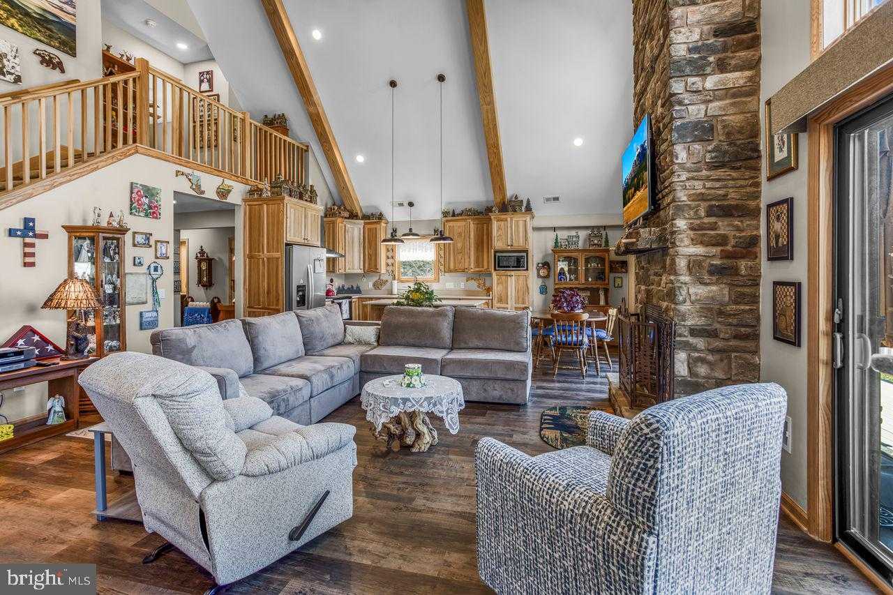 442 Grosbeak Dr photo 5