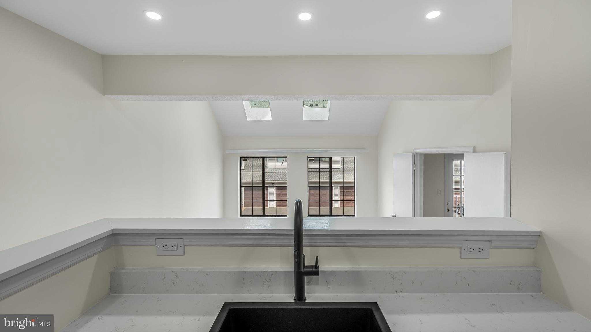 1611 Carriage House Ter photo 13