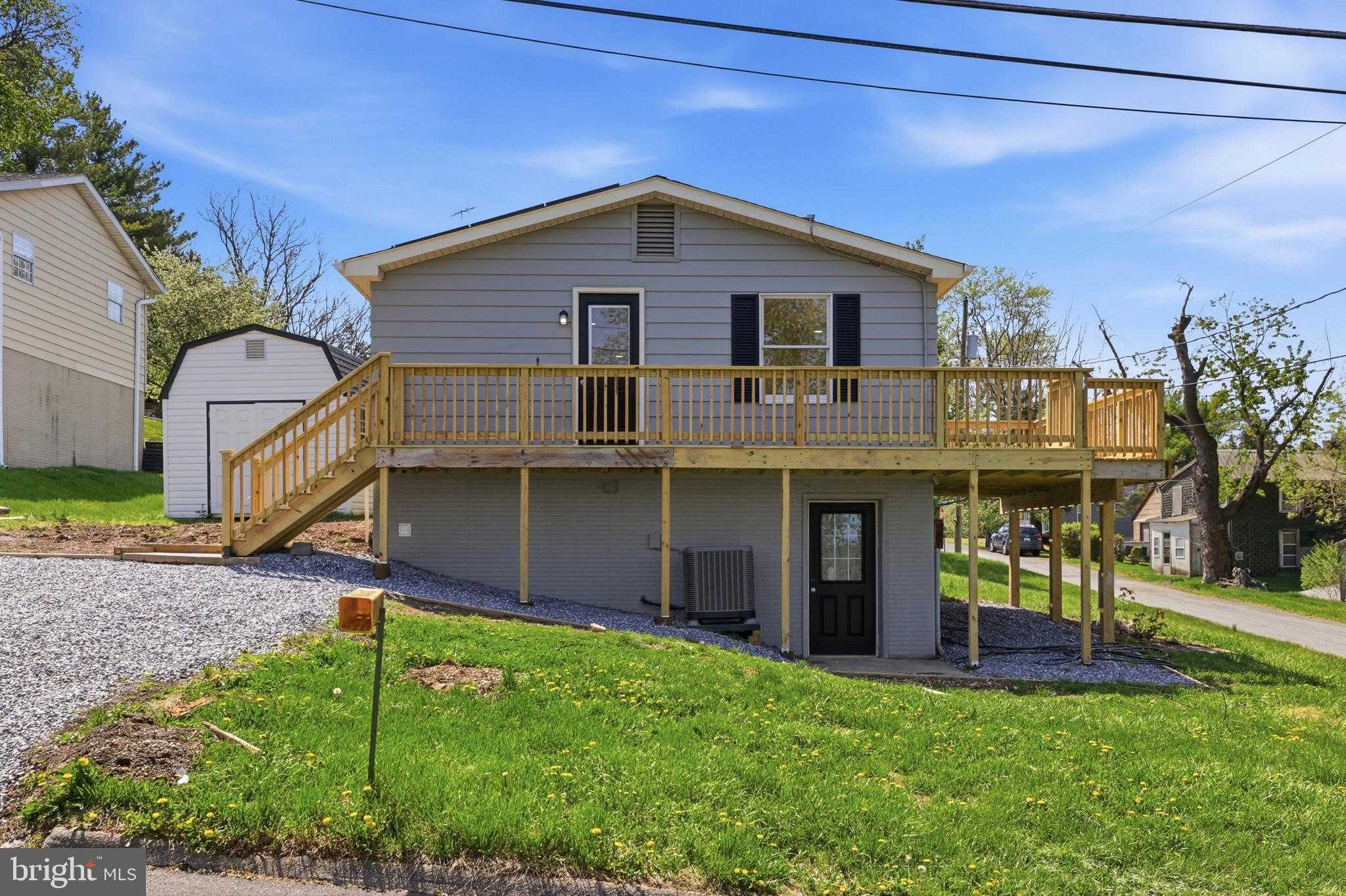 302 E Thomas St photo 40