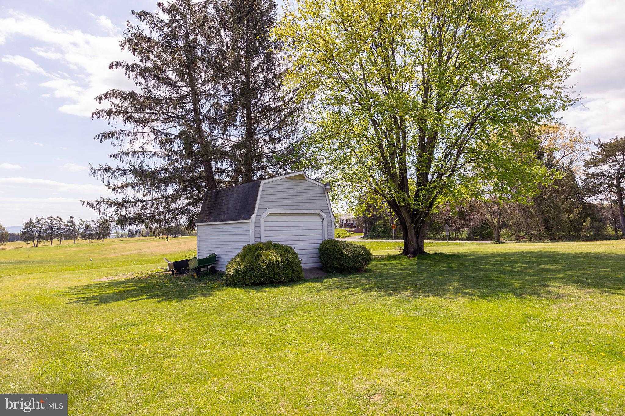 100 Virginia Dr photo 37