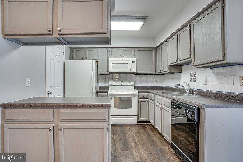 12312 Wadsworth Way photo 13