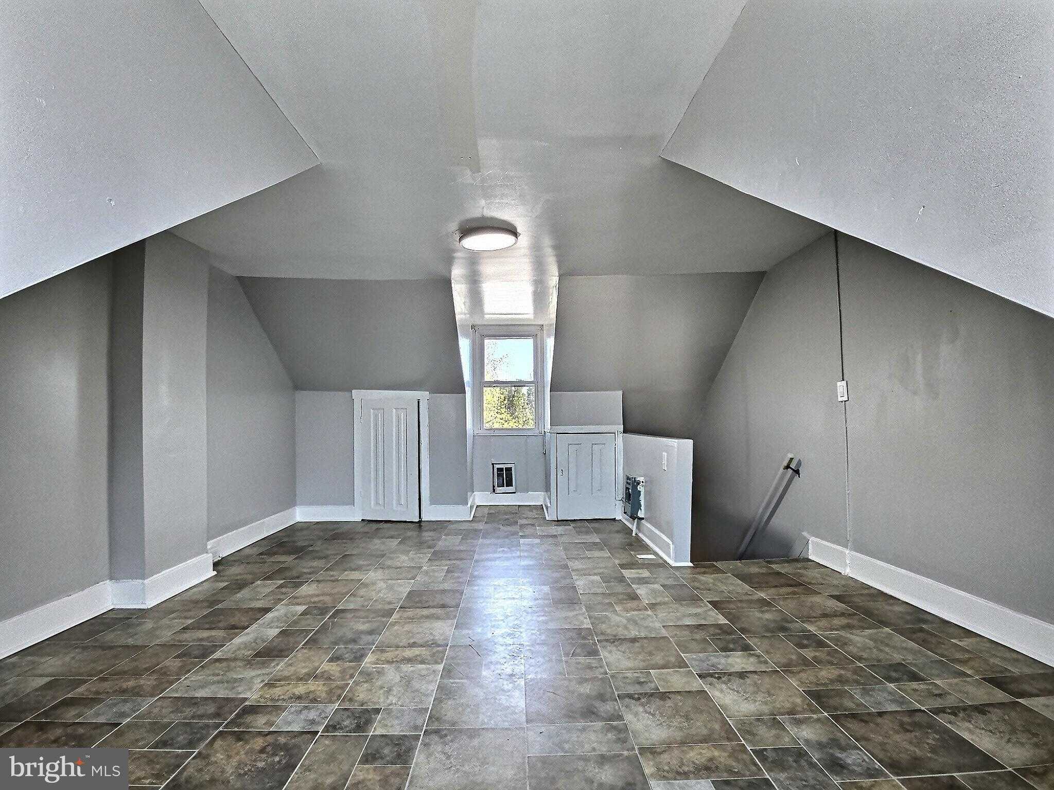 1249 Greenwich St photo 26