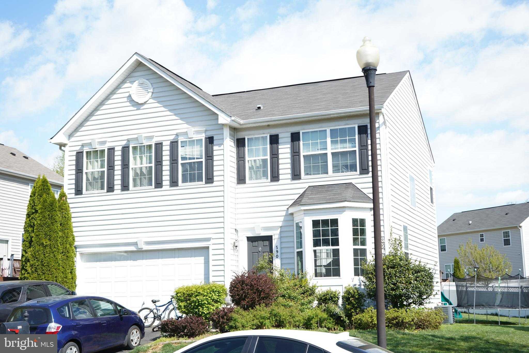 590 Hunters Rd photo 3