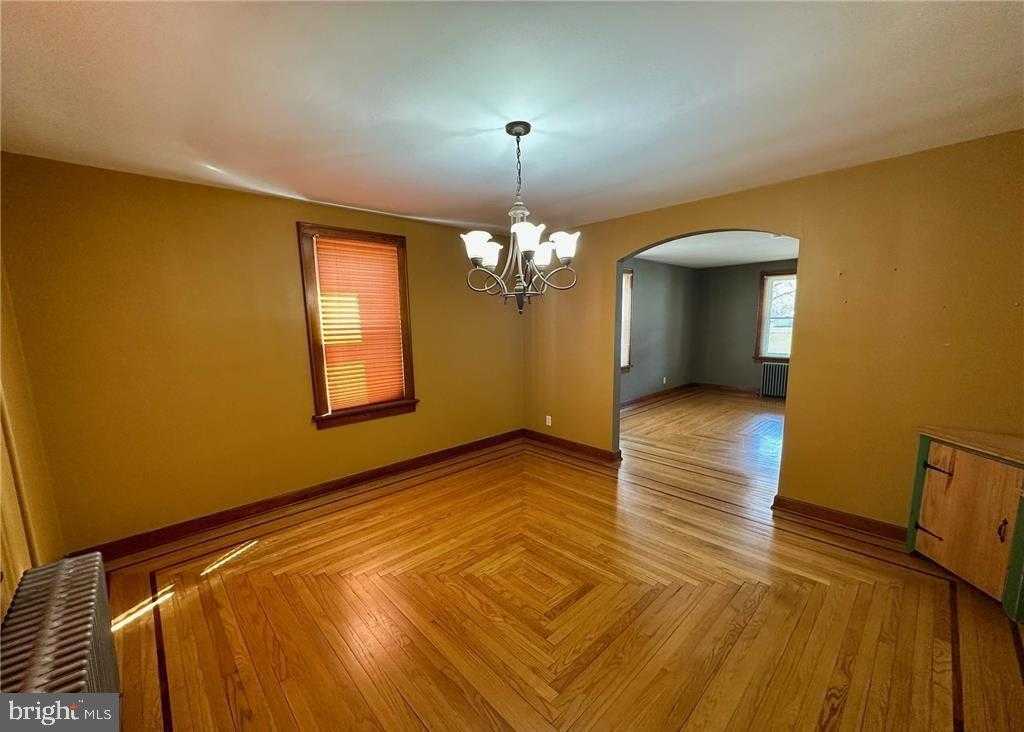 711 Franklin Ave photo 11