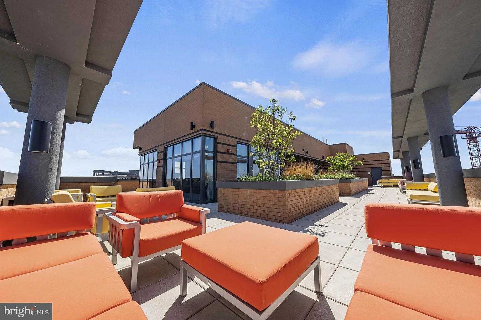 2000 Clarendon Blvd photo 19