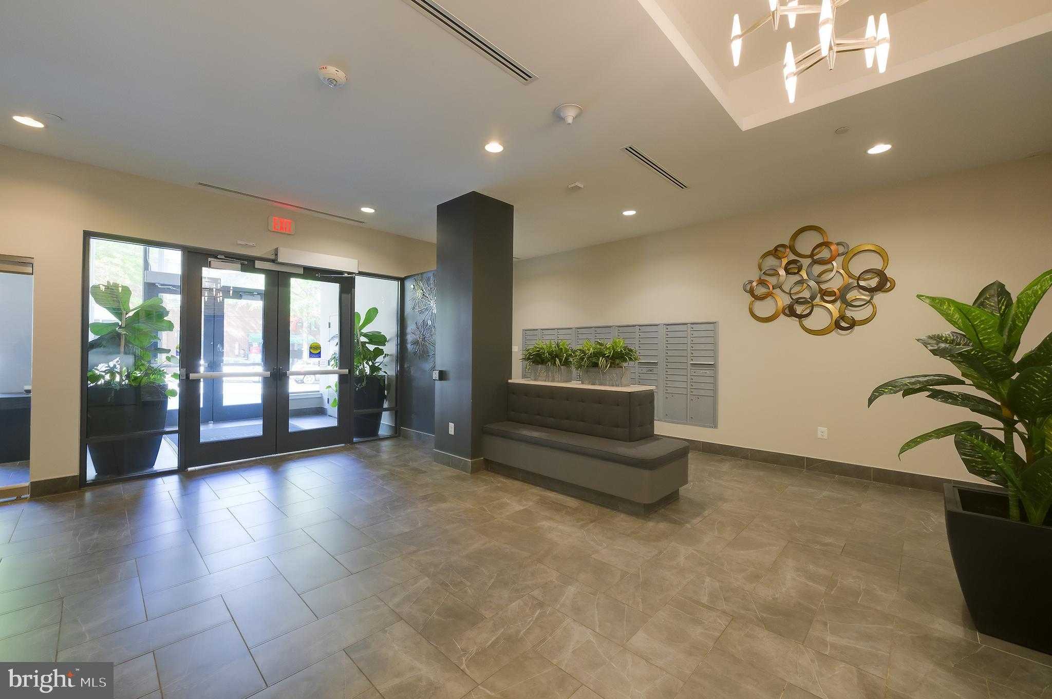 2000 Clarendon Blvd photo 26