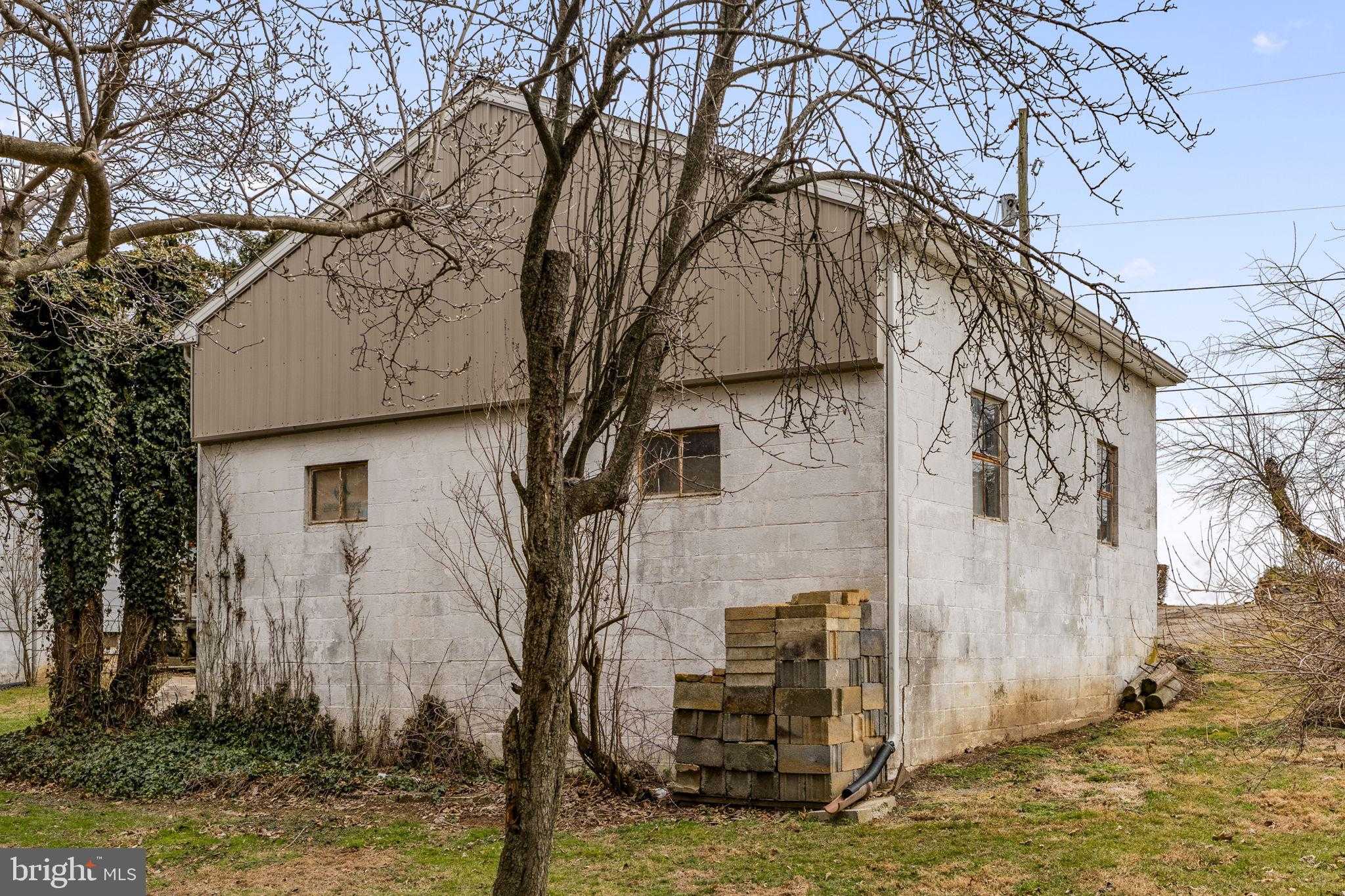 2034 Ashville Rd photo 13