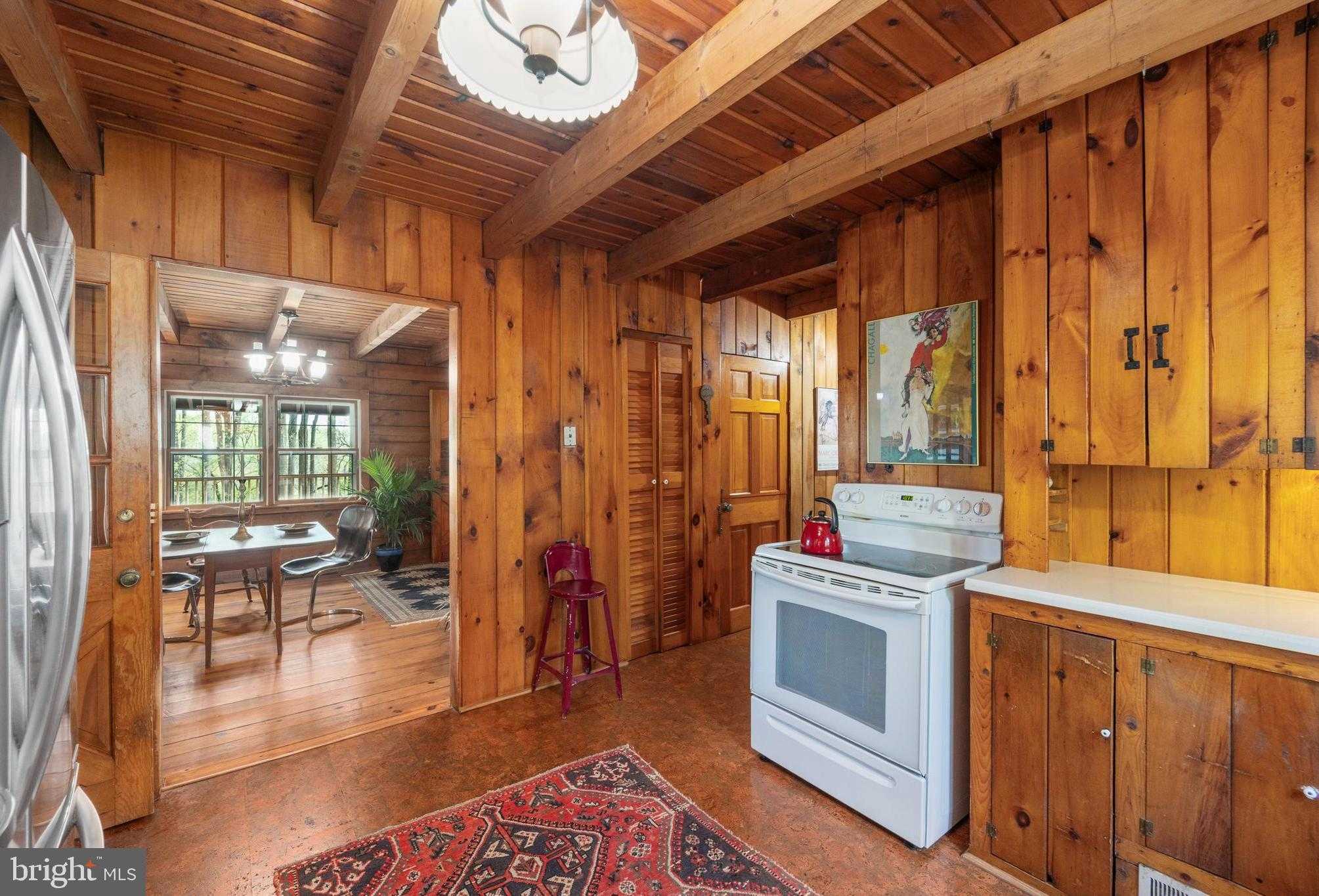 912 Heather Ln photo 19