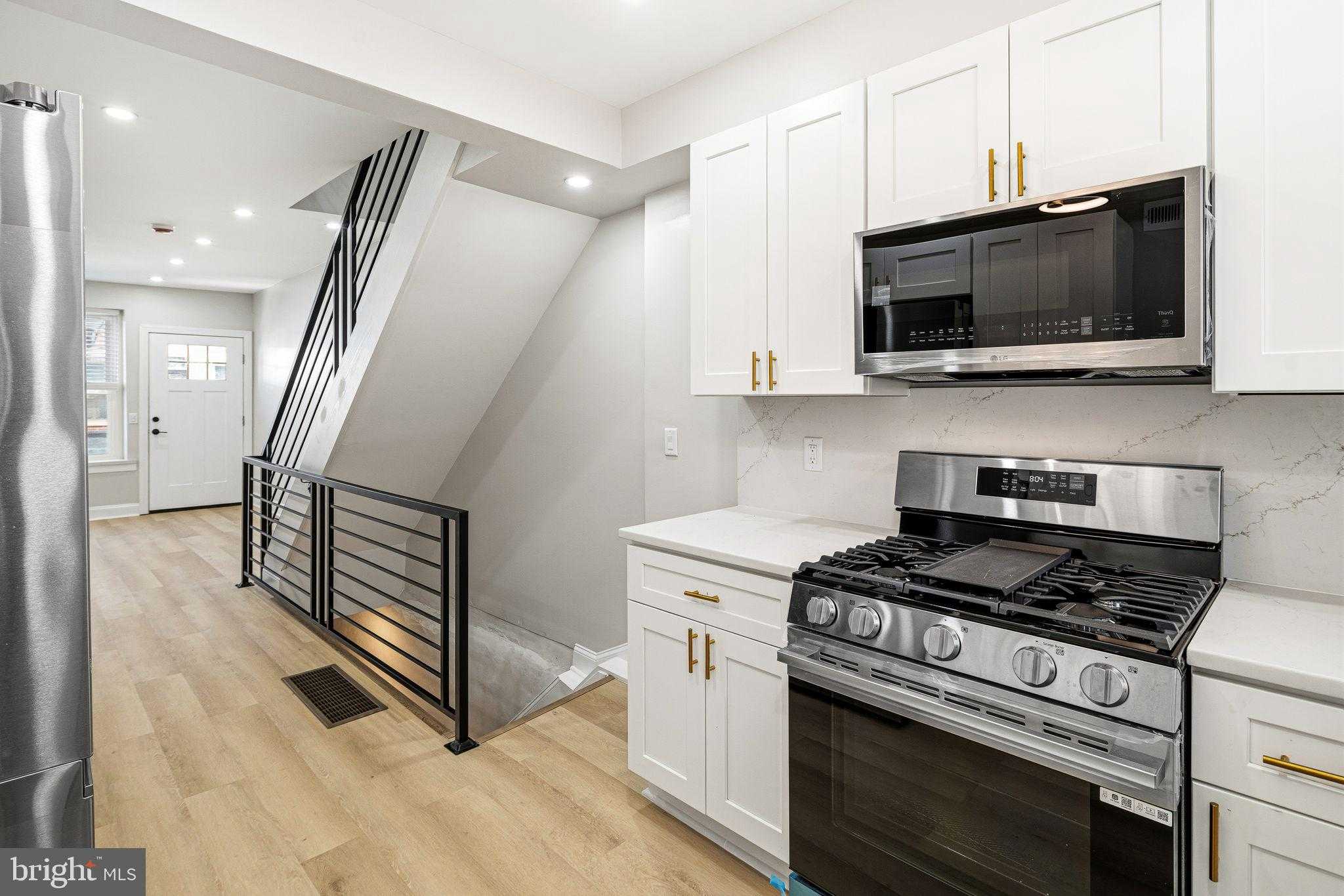 2040 Fernon St photo 8