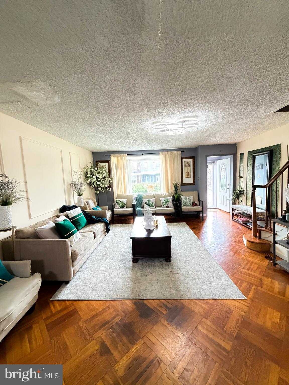 4740 Levick St photo 7