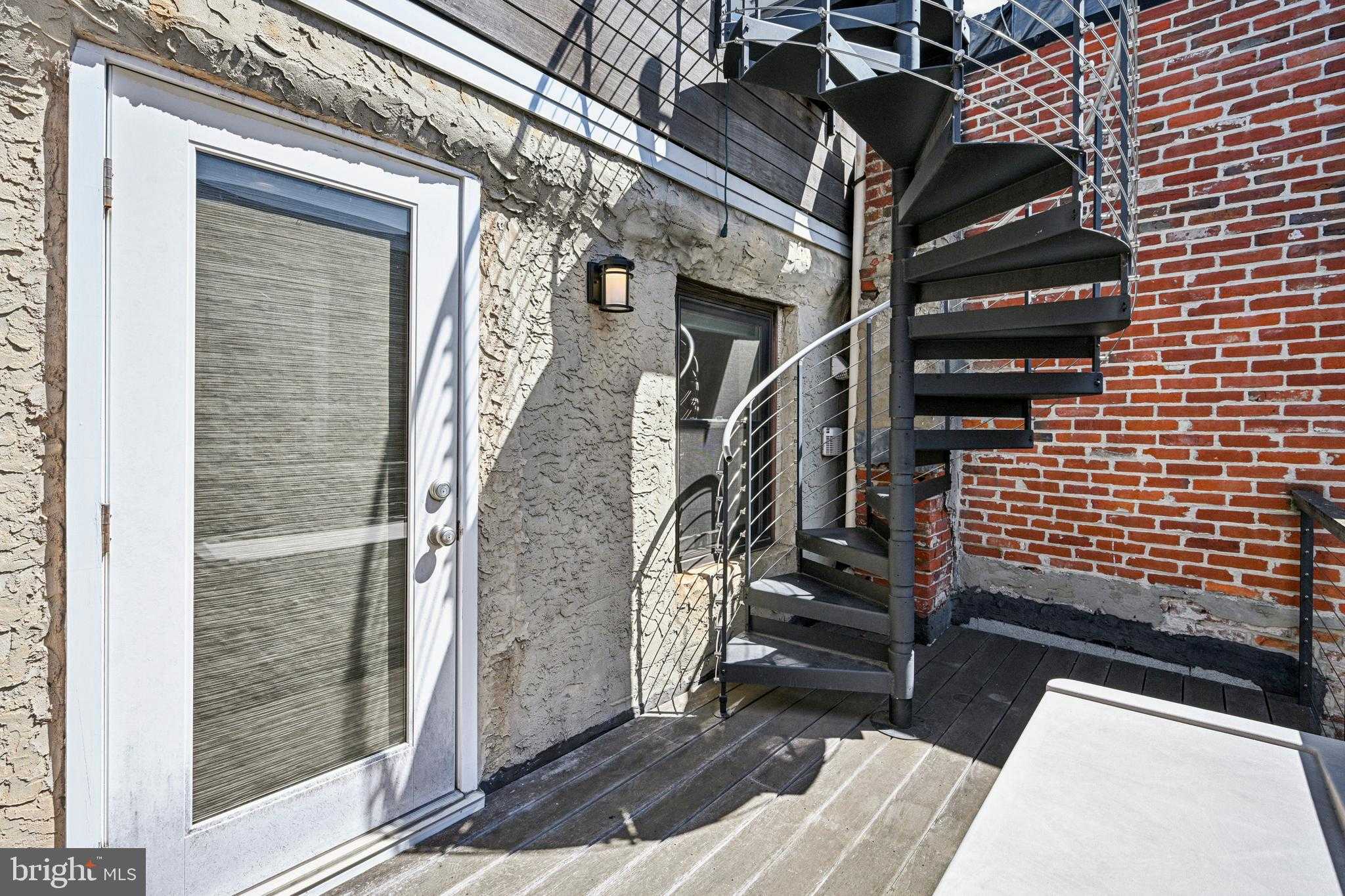 736 Carpenter St photo 37