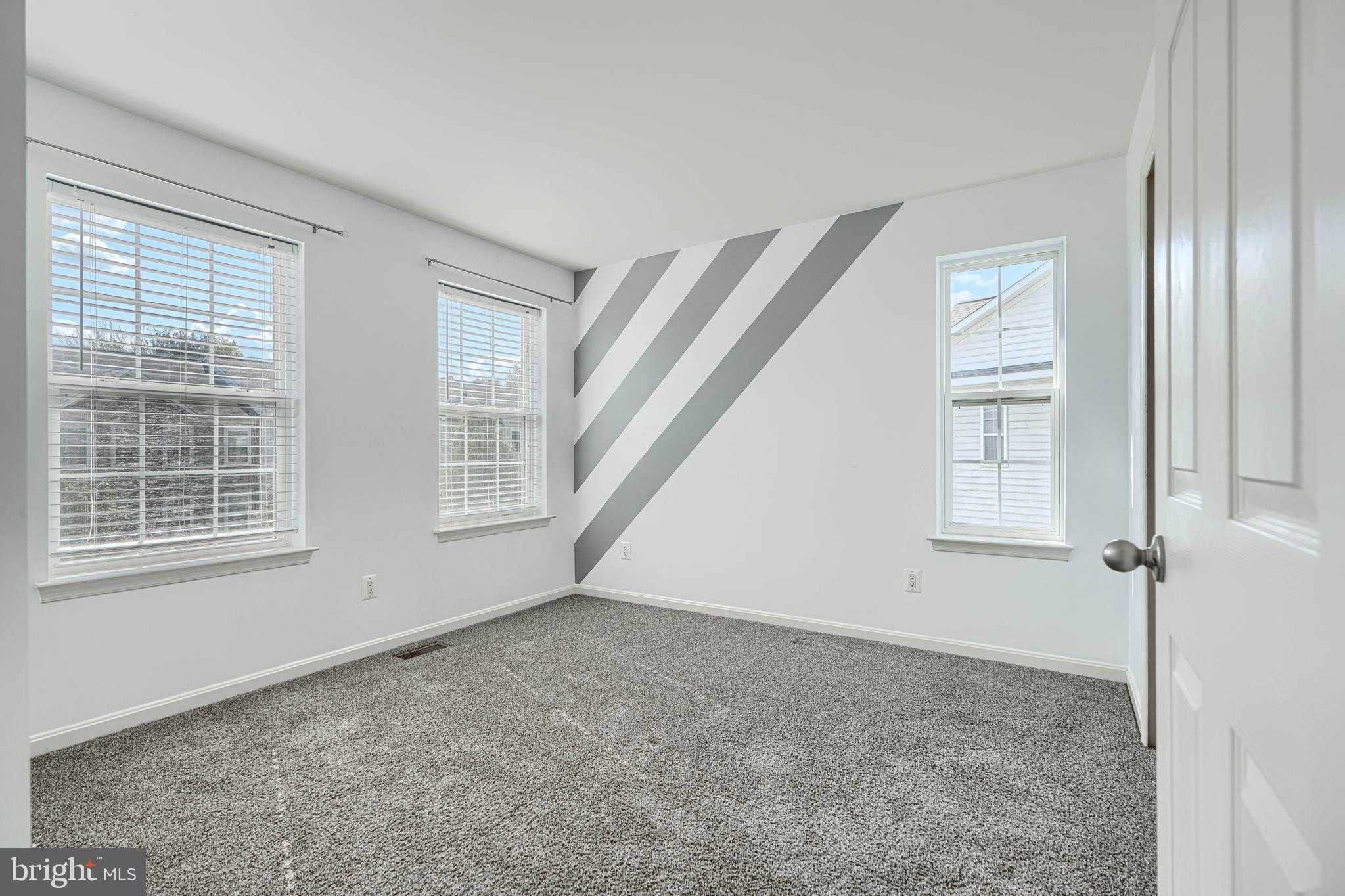 246 Mohegan Dr photo 37