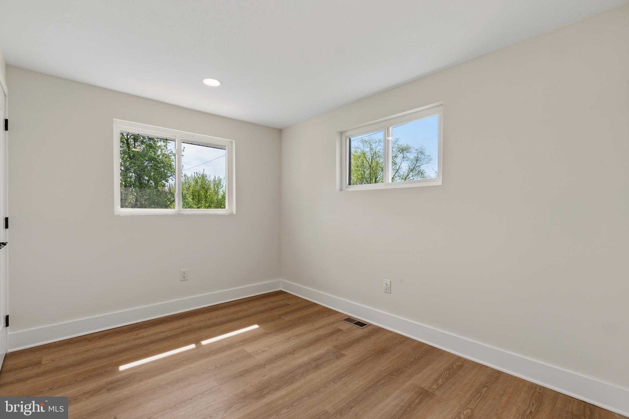 1453 Doris Rd photo 17