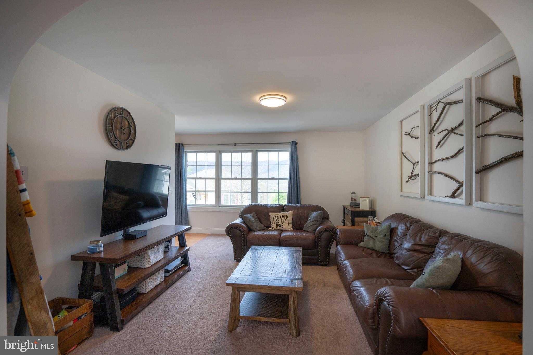 138 Jonathan Ln photo 10