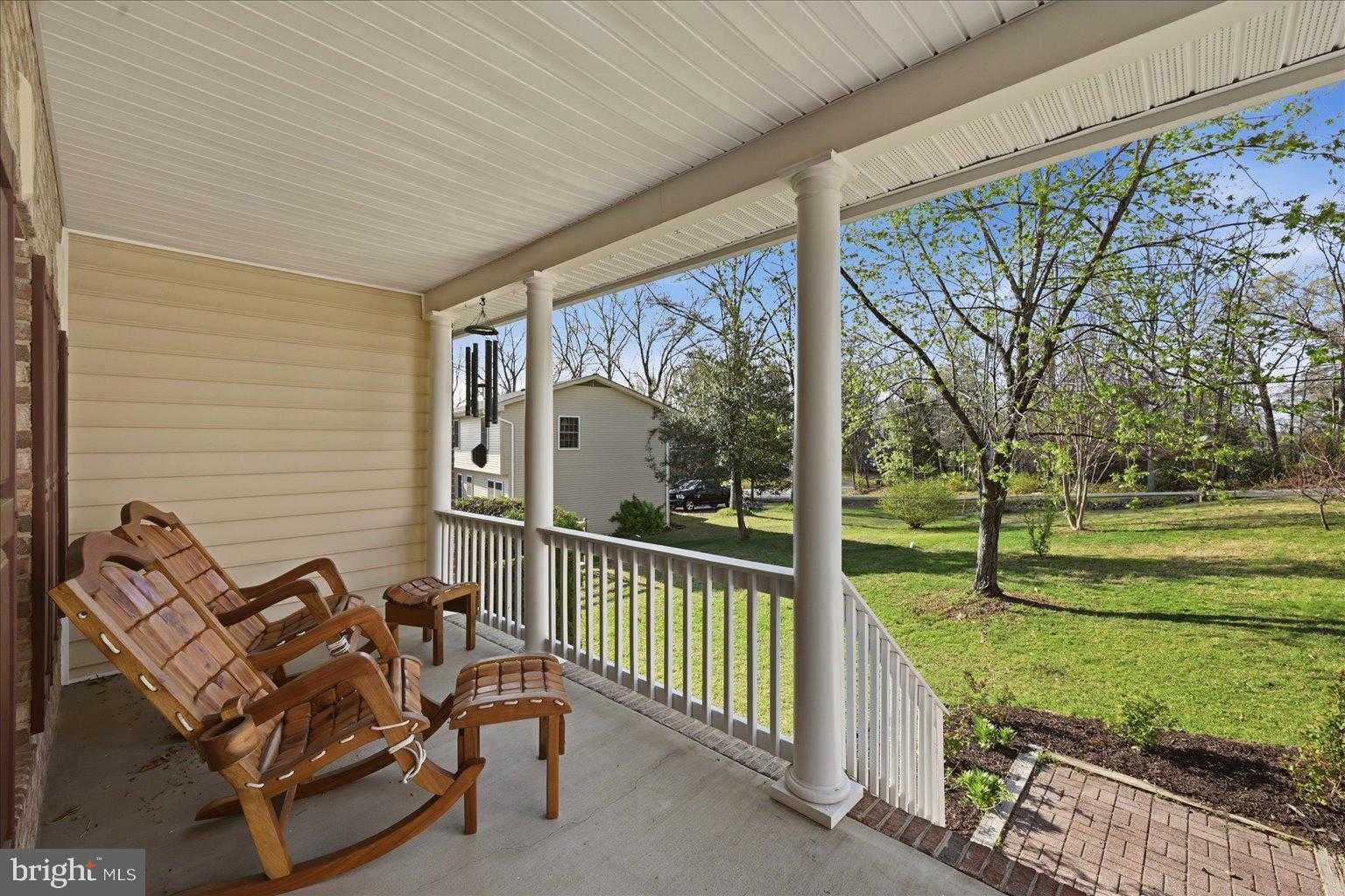 1104 Columbus Dr photo 2