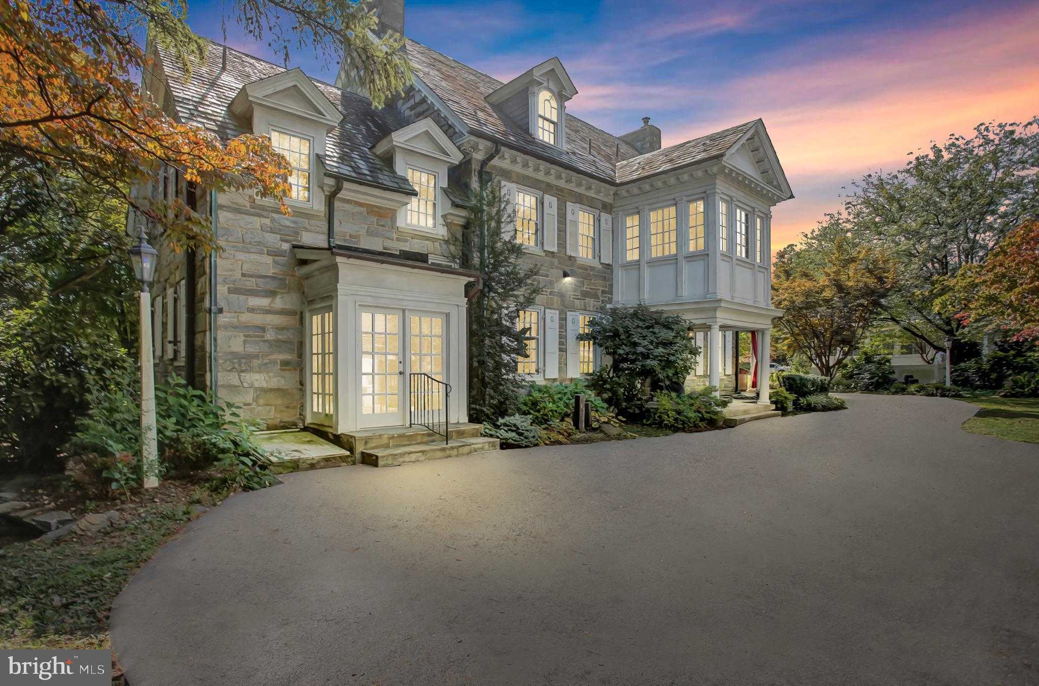 307 W King St photo 59