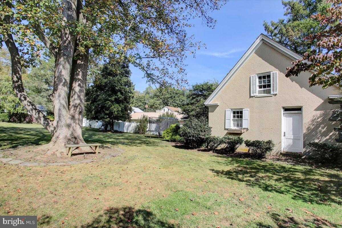 307 W King St photo 61