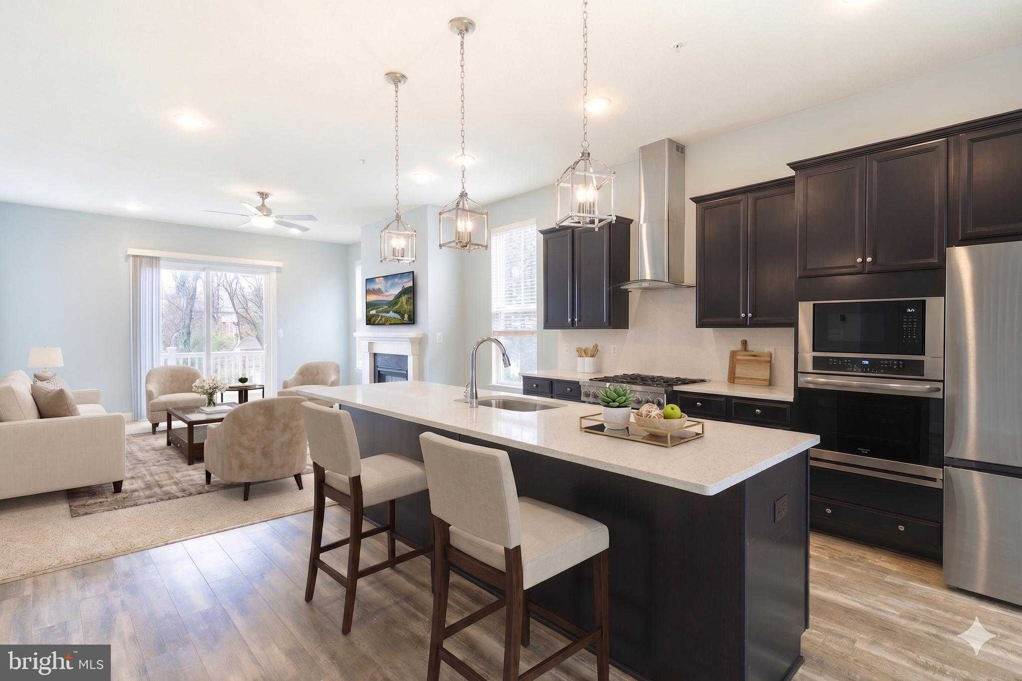 1521 Burnell Dr photo 2