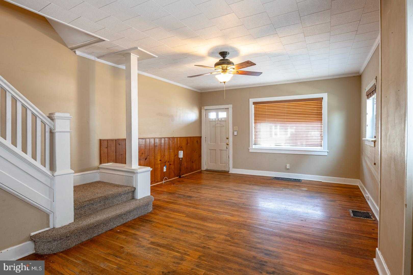 132 S Franklin St photo 3