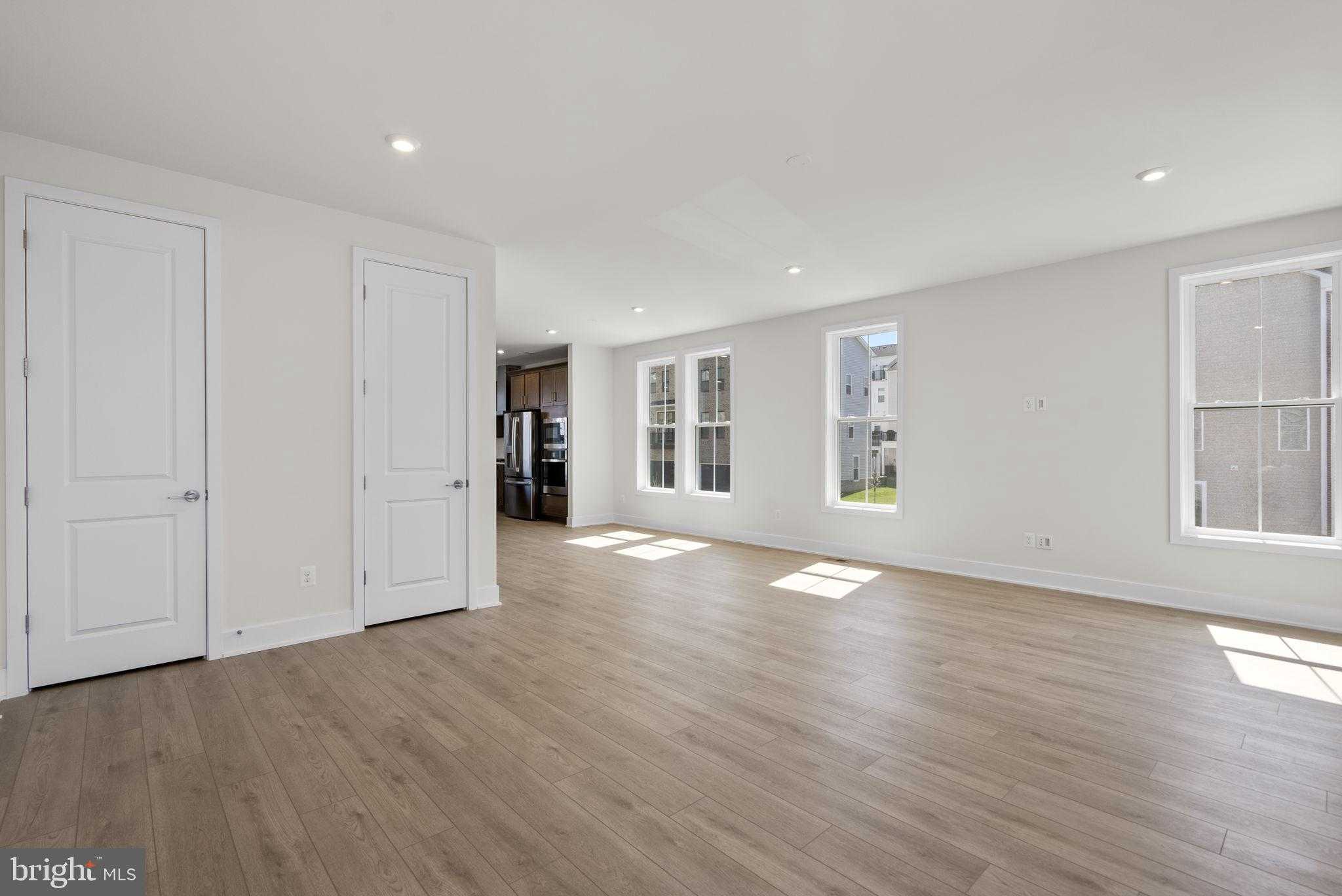 42137 Picasso Sq photo 12