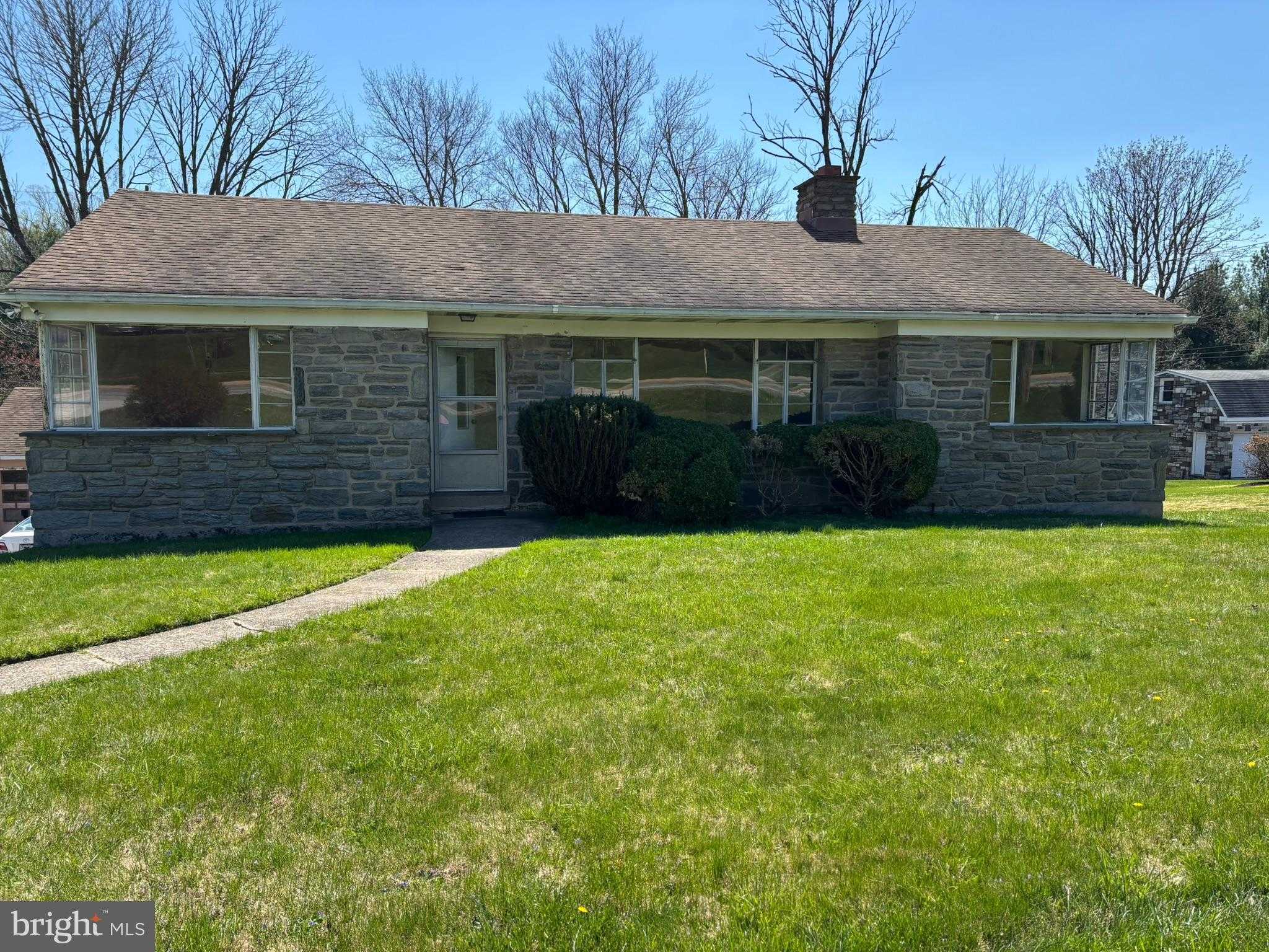 4022 W Chester Pike, Newtown Square