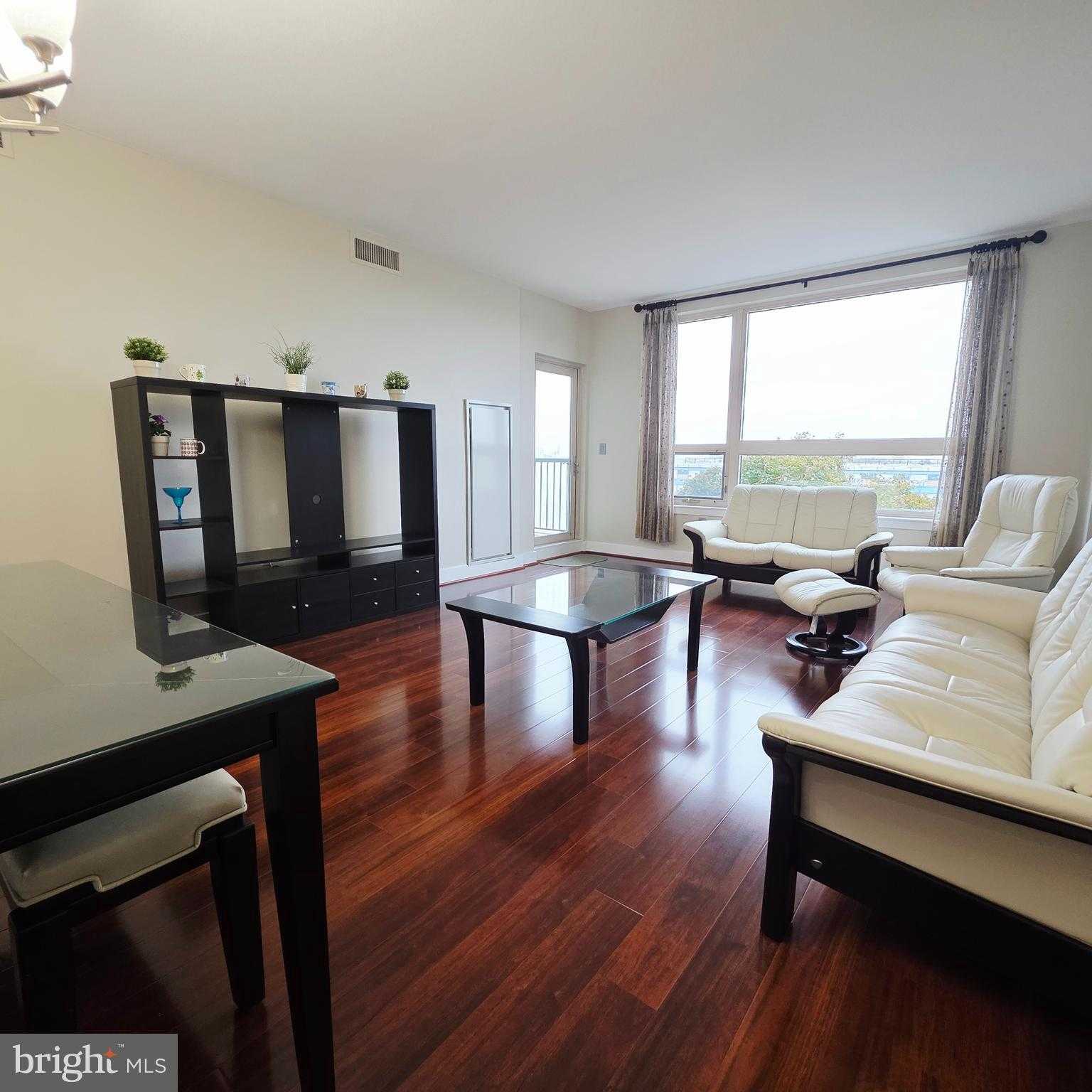 717 S Columbus Blvd Unit 508 photo 31