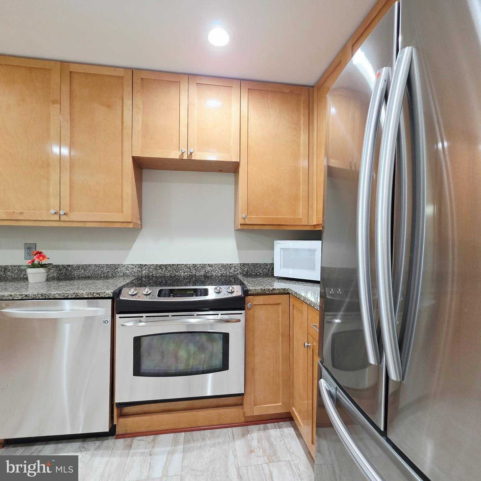 717 S Columbus Blvd Unit 508 photo 39