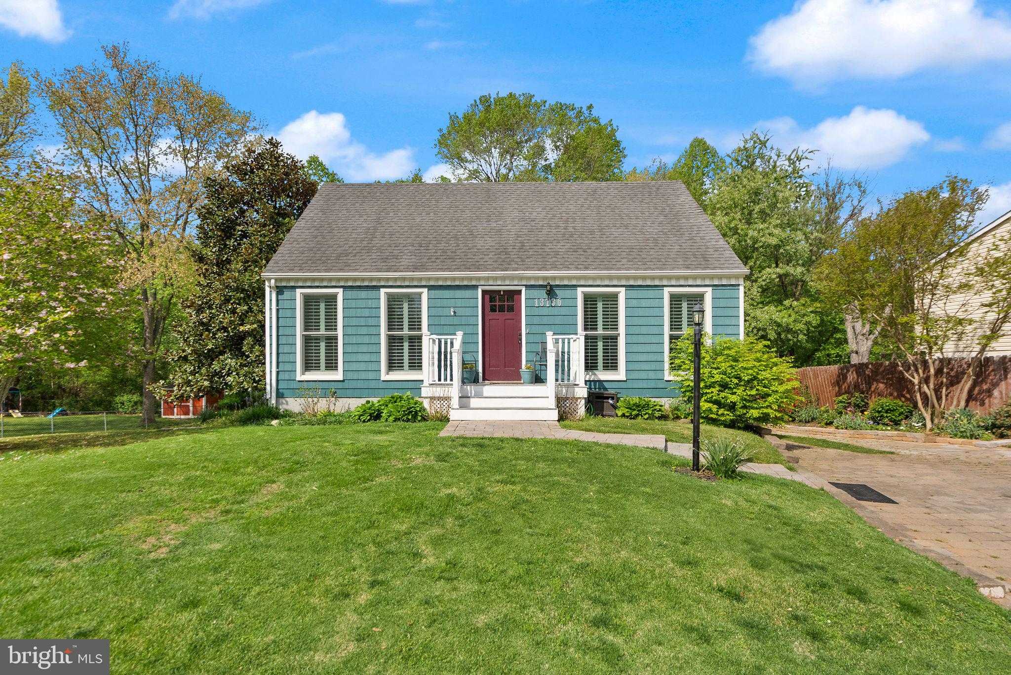 13736 Mahoney Dr, Woodbridge