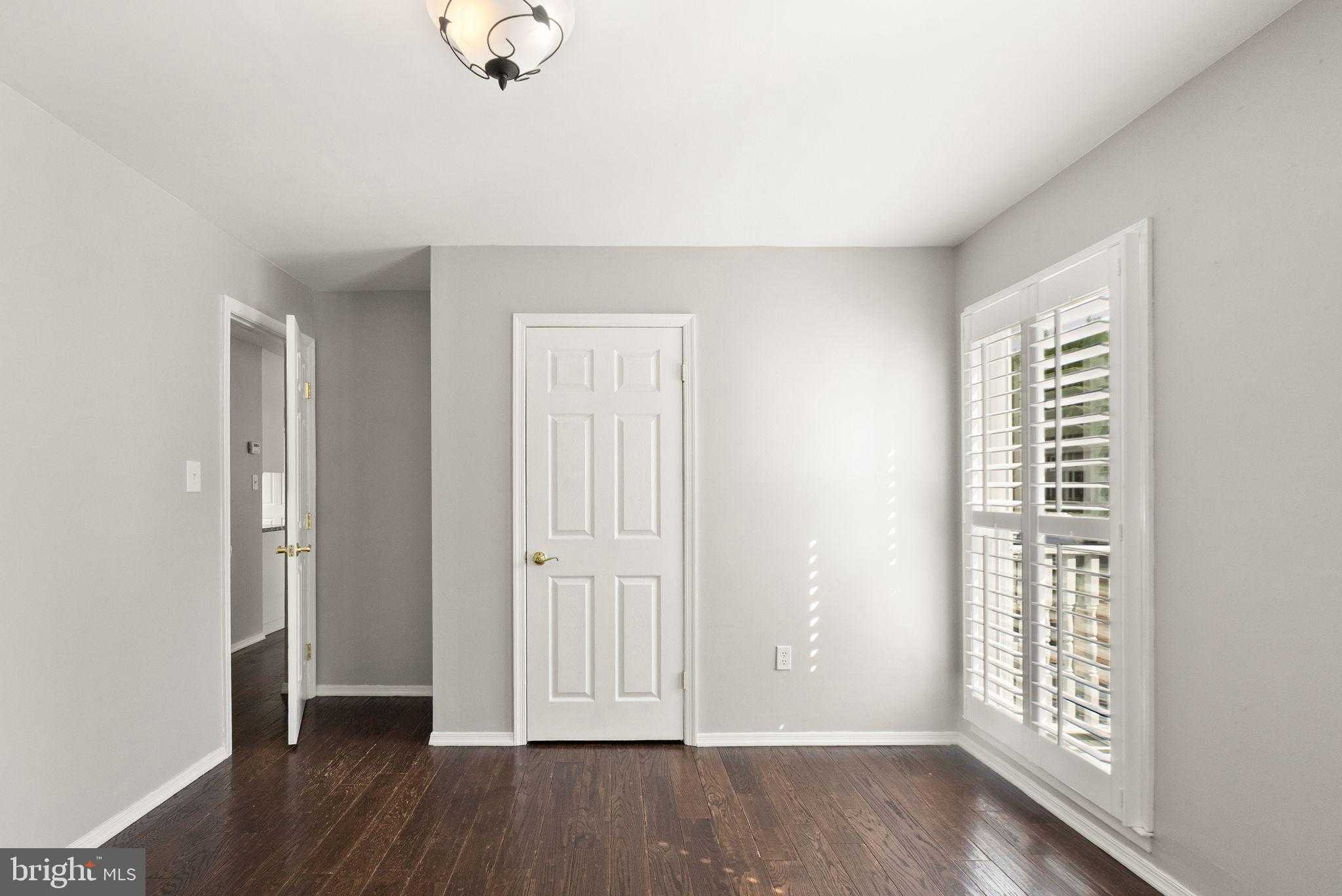 13736 Mahoney Dr photo 15