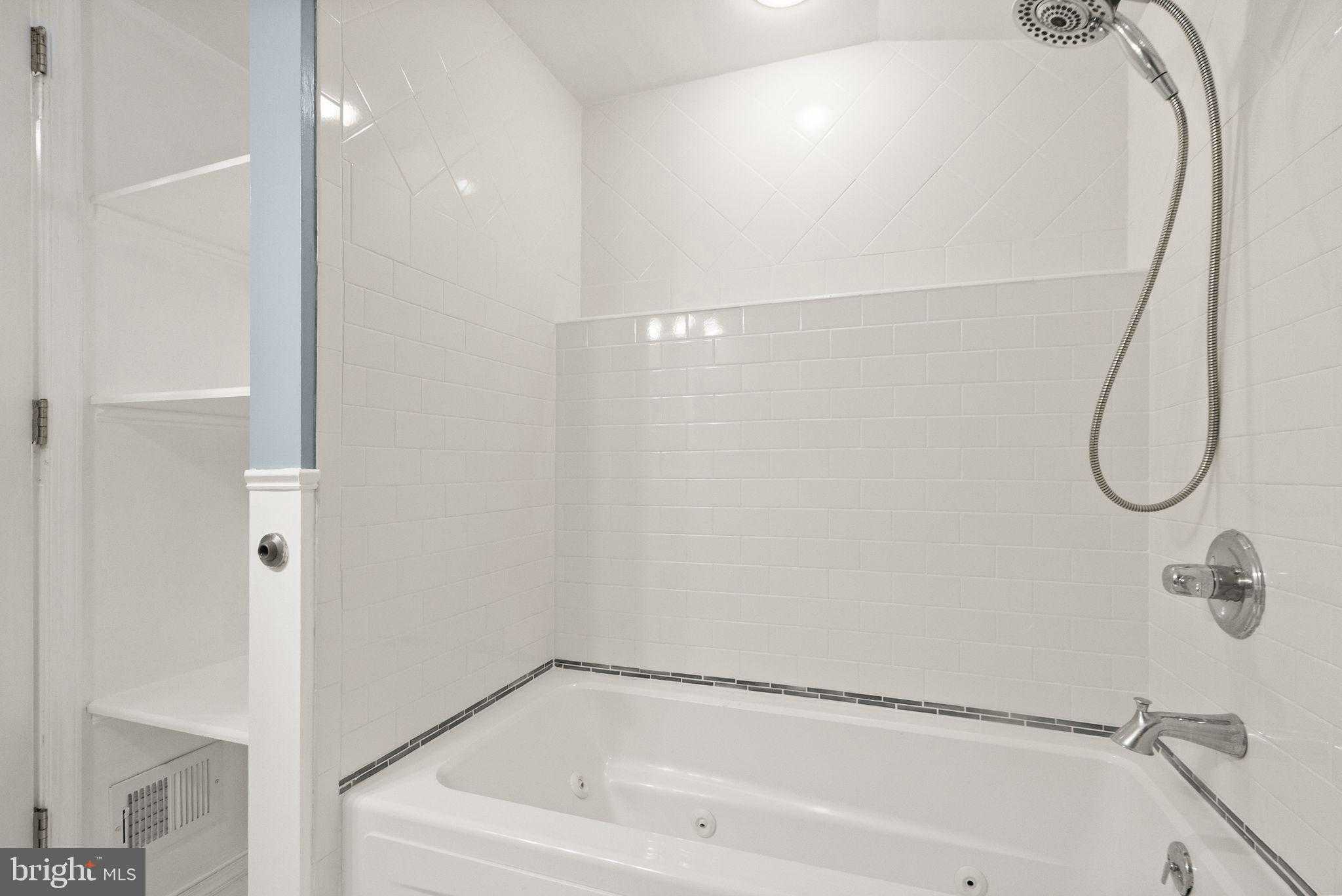 13736 Mahoney Dr photo 25