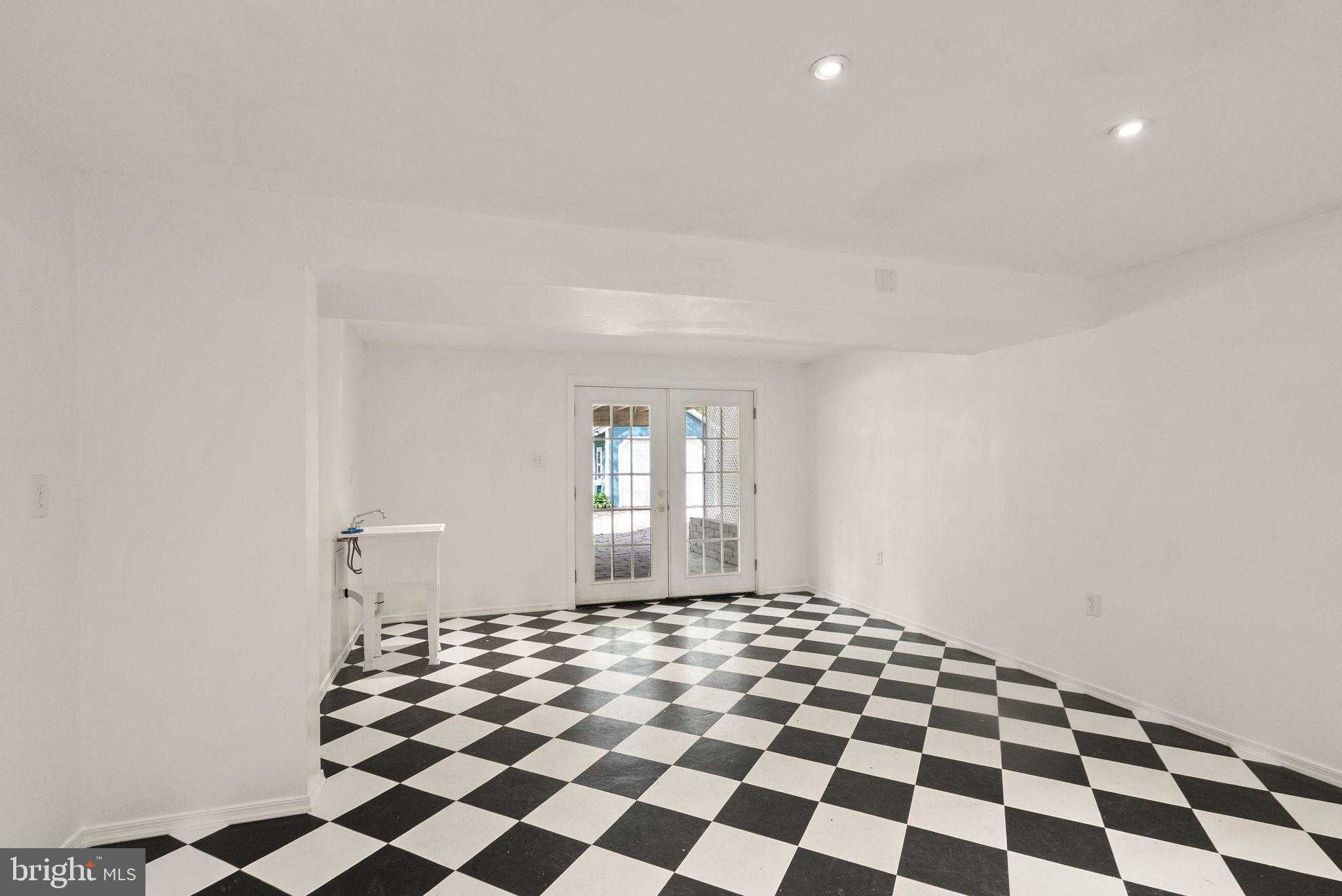 13736 Mahoney Dr photo 26