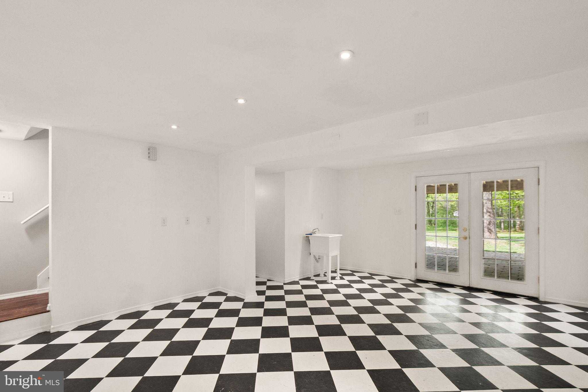 13736 Mahoney Dr photo 27