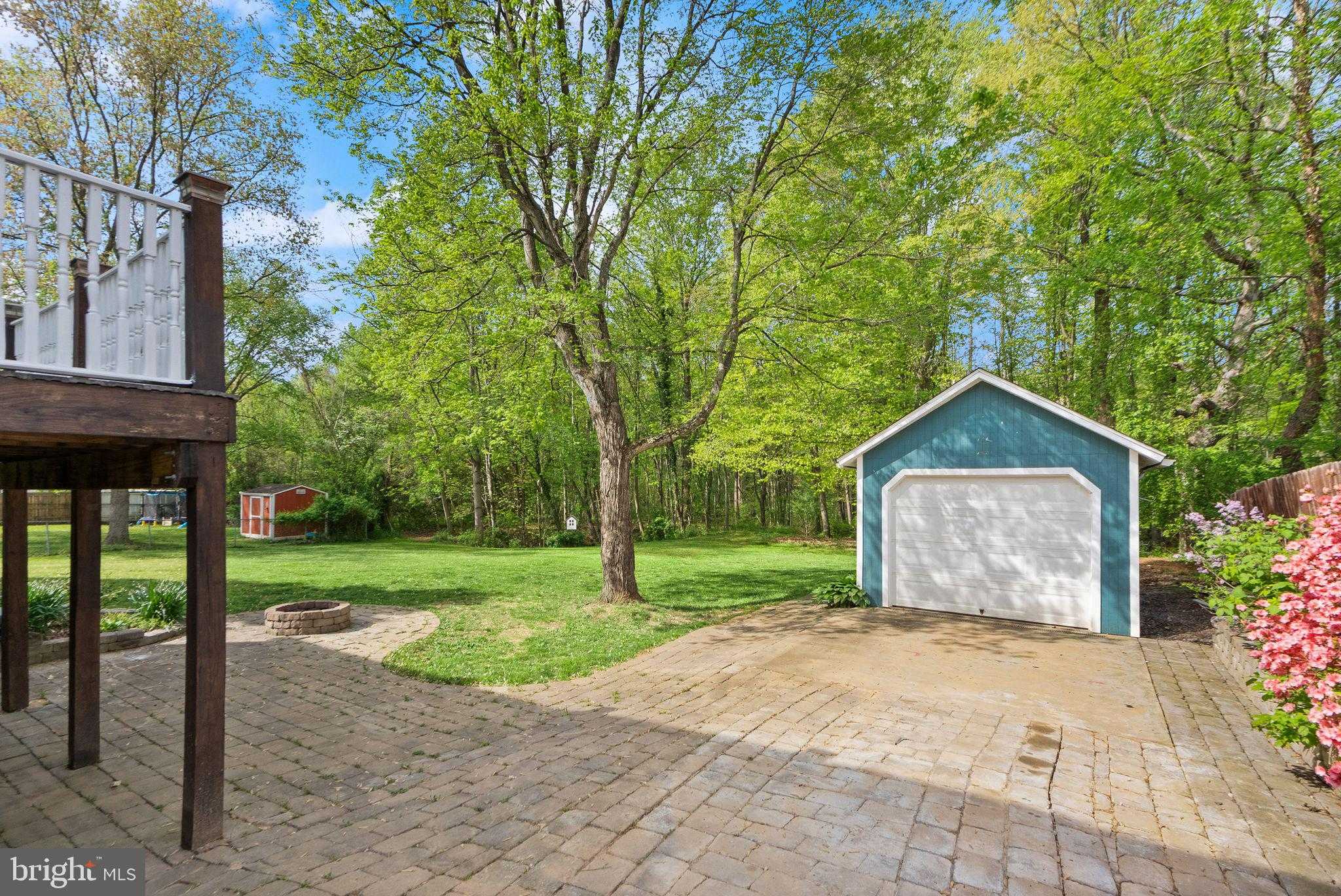 13736 Mahoney Dr photo 36