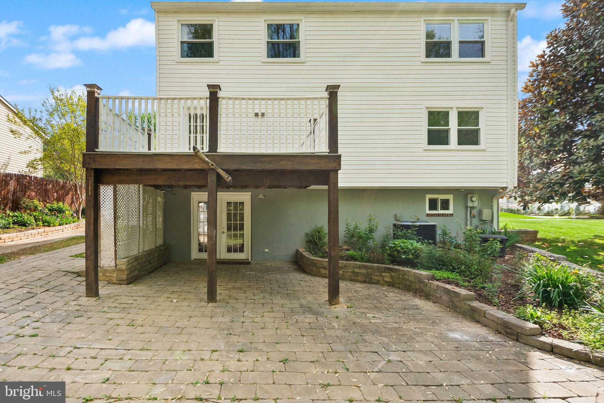 13736 Mahoney Dr photo 38