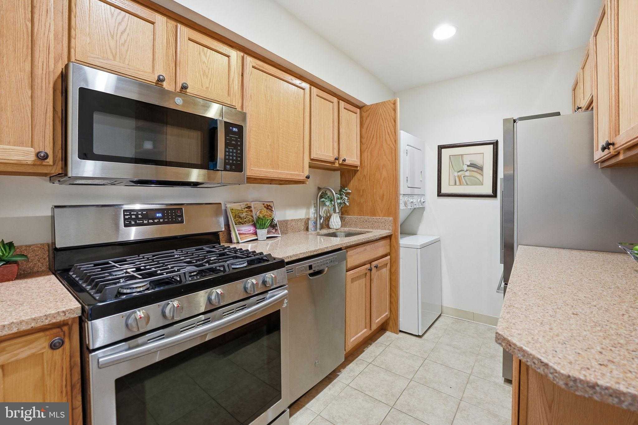 1136 S Washington St Apt 204 photo 7