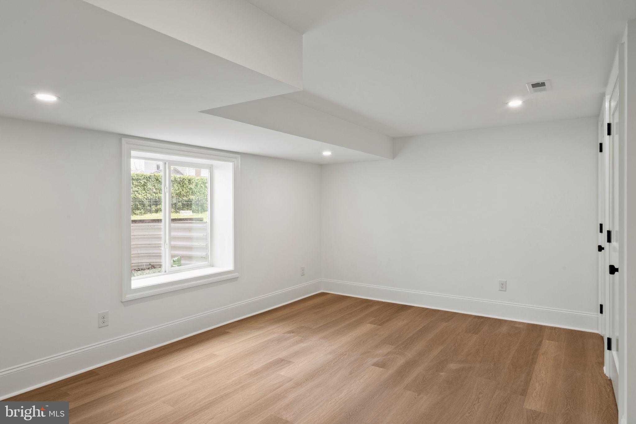 13 Elmwood Ave photo 49