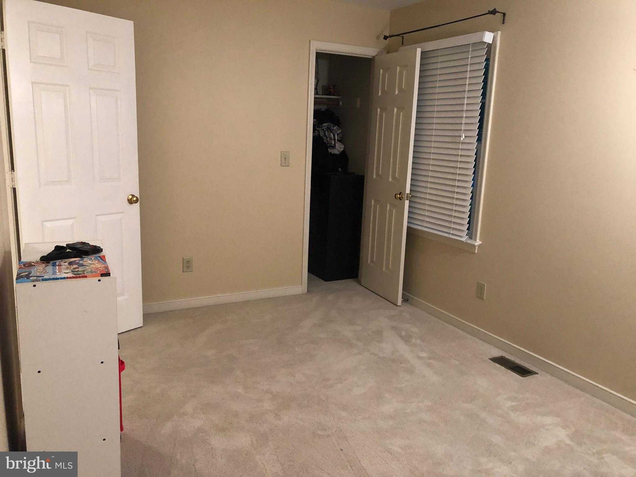 2002 Admiral Dr photo 9