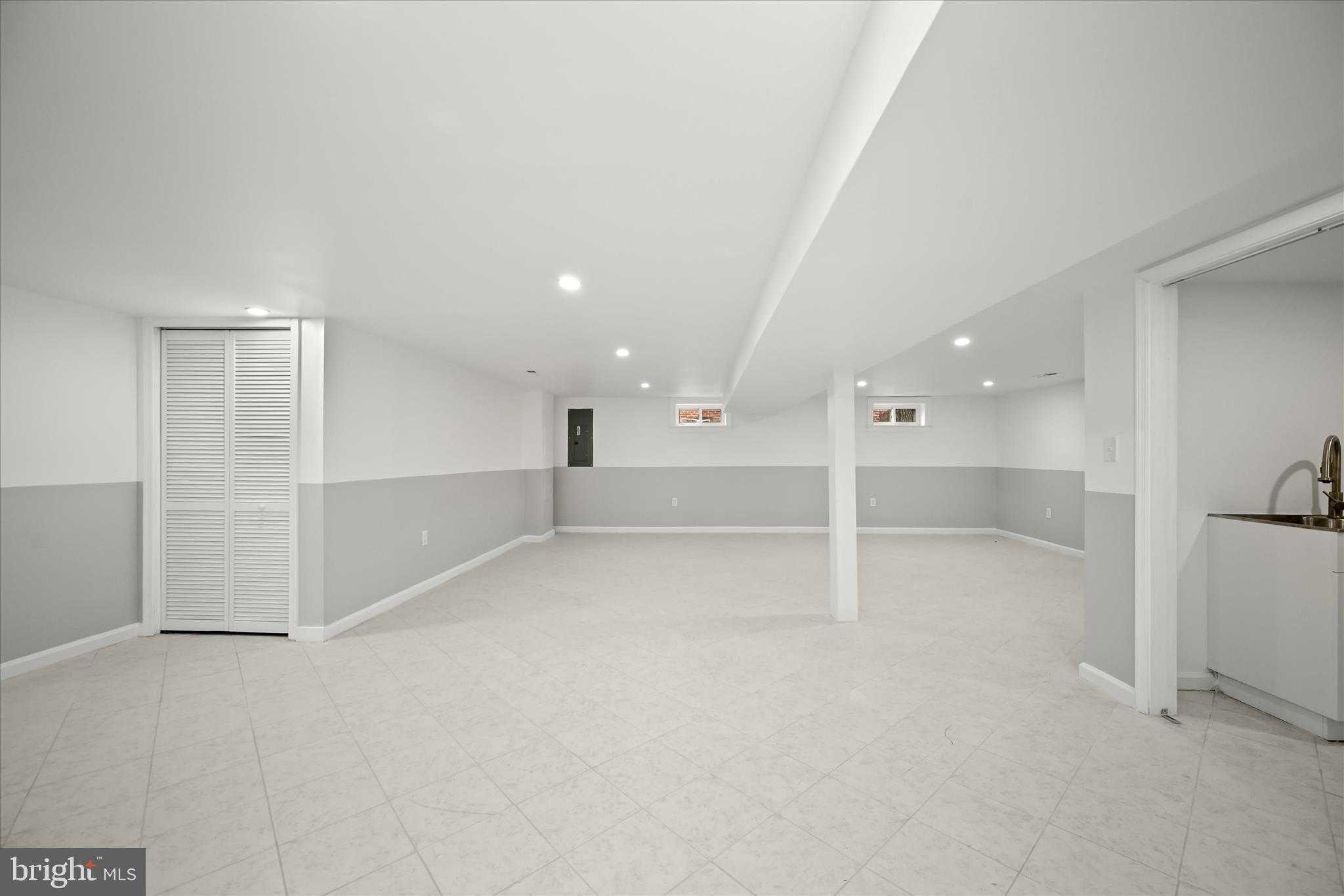 4100 Underwood St photo 57