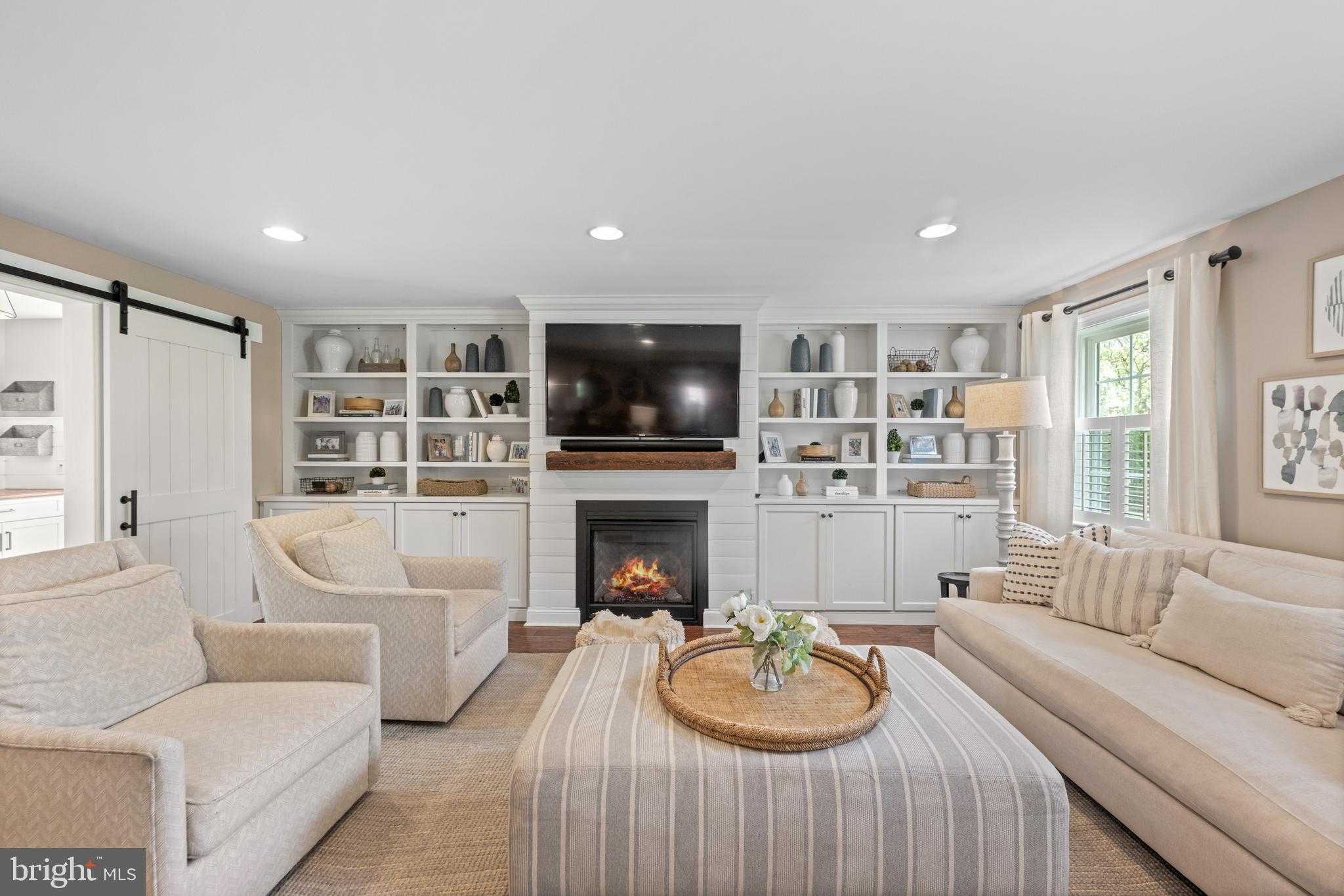 251 Rosedale Ave photo 11