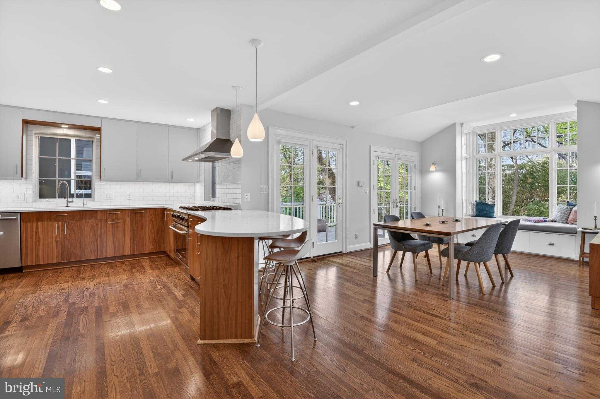 4225 Oakridge Ln photo 3