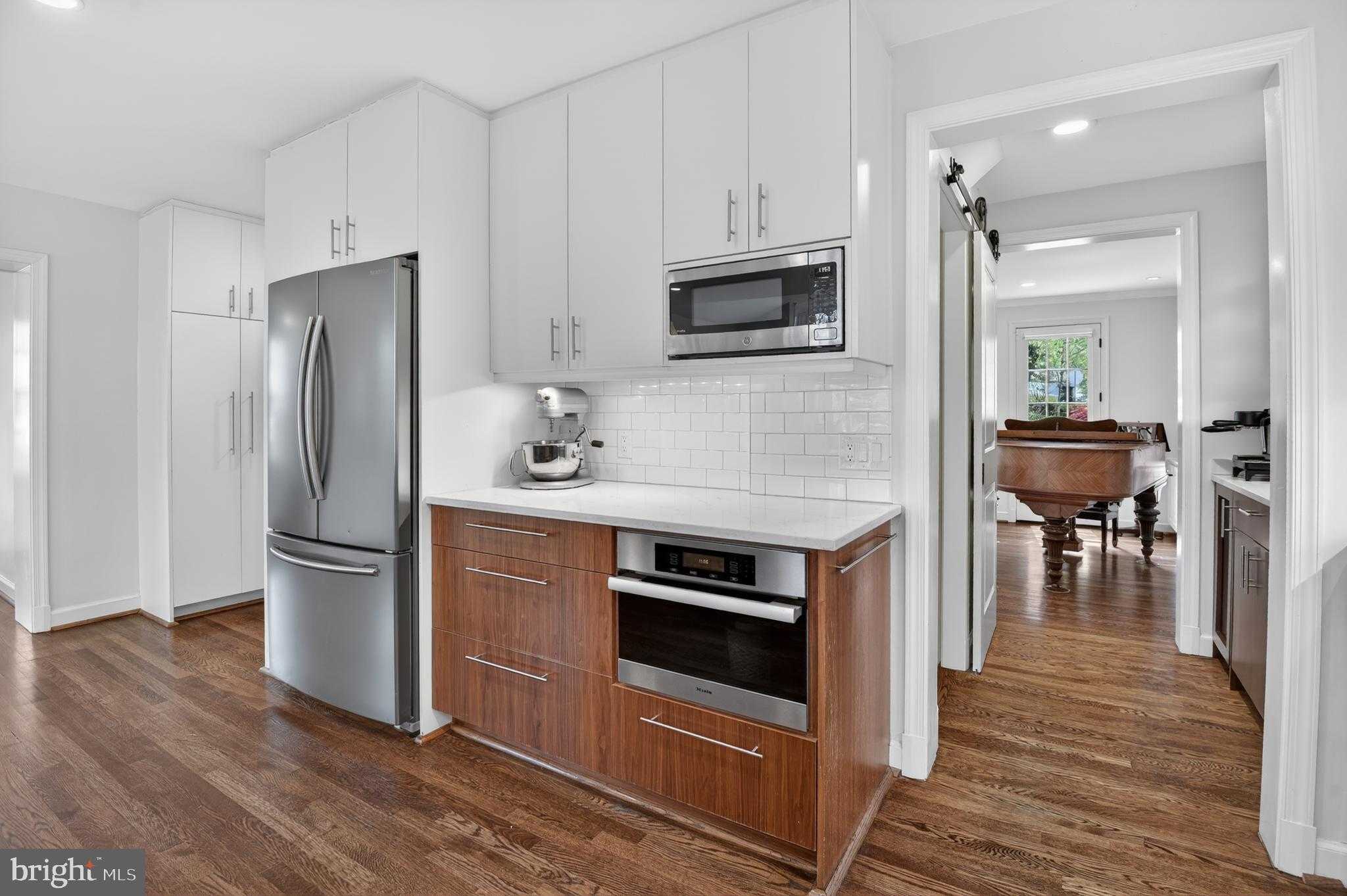 4225 Oakridge Ln photo 4