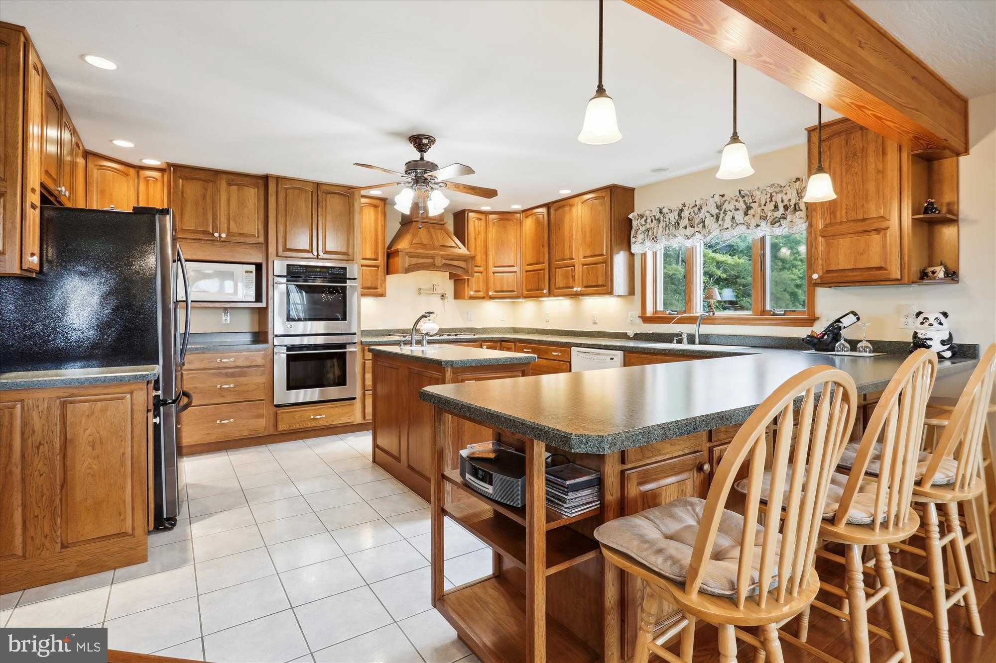 417 Greenwood Ridge Rd photo 4