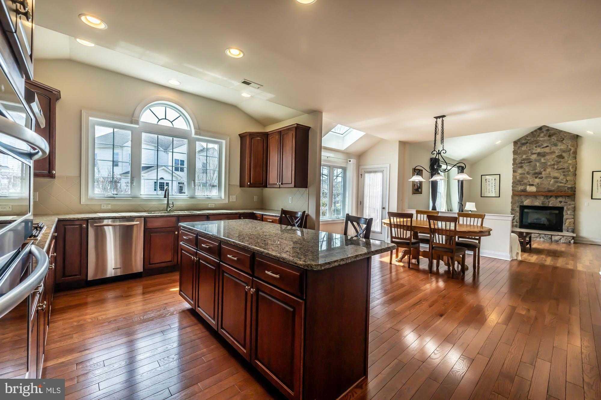 461 Barbin St photo 16