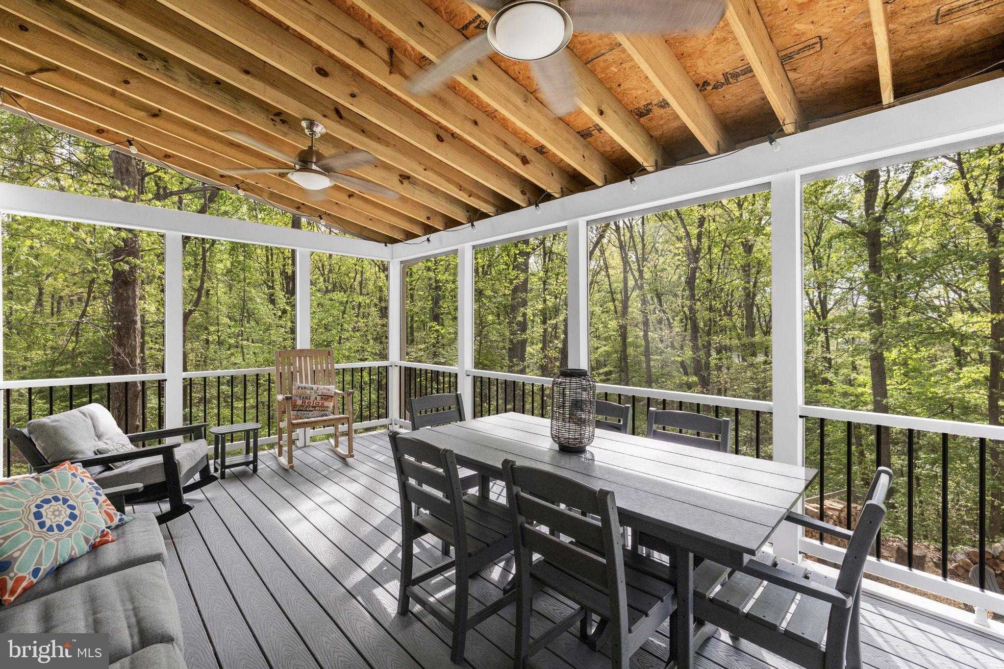 4406 Hilltop CT photo 2