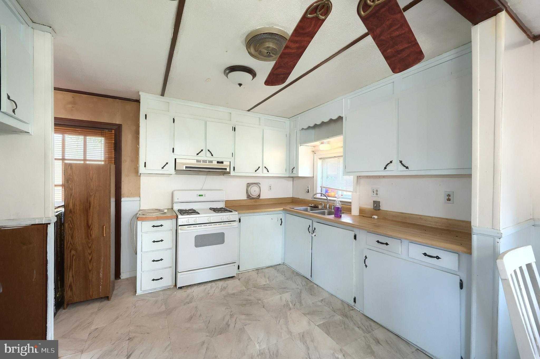 66 Little Ave photo 7