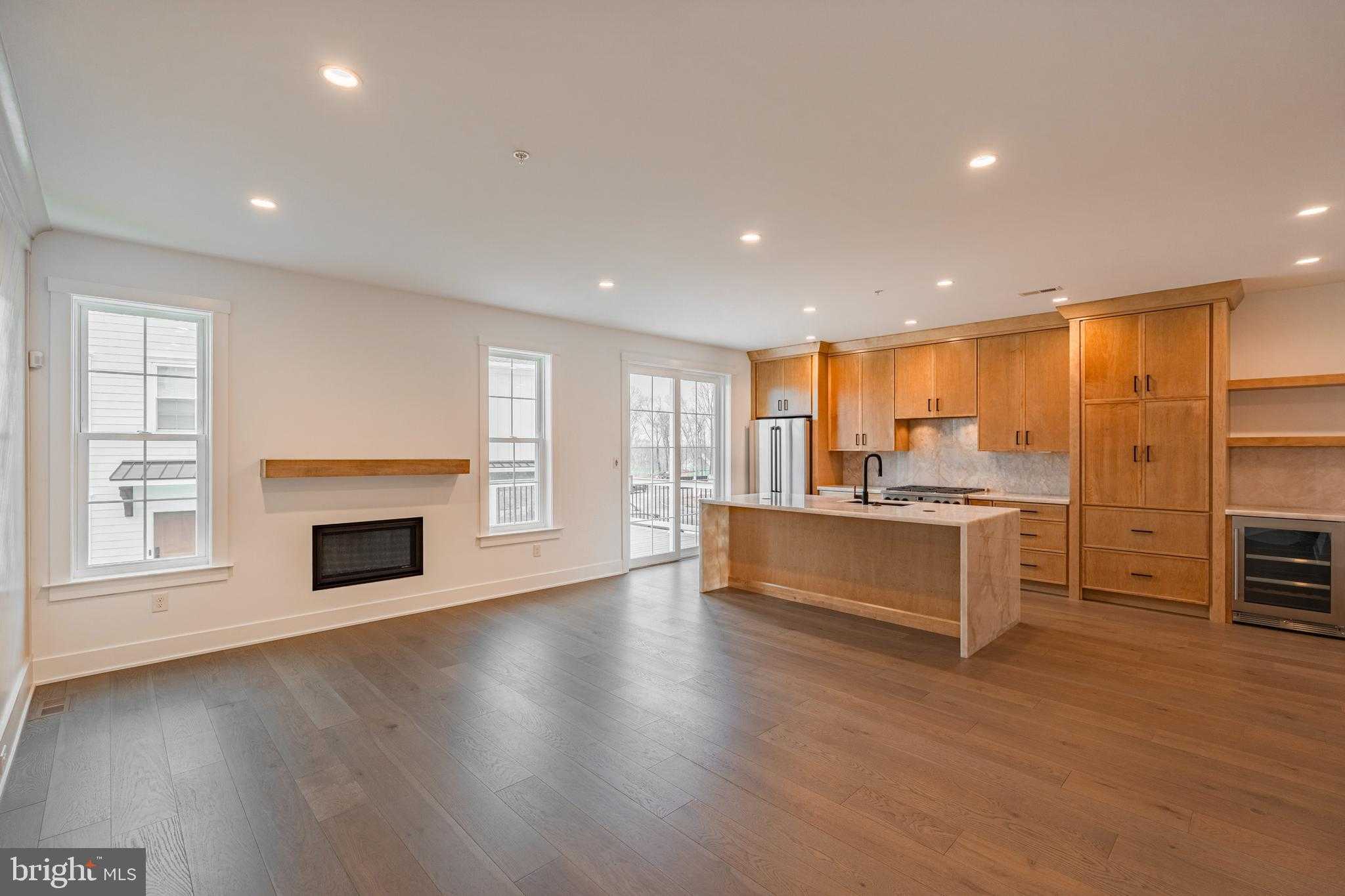 18 Bryce Way photo 3