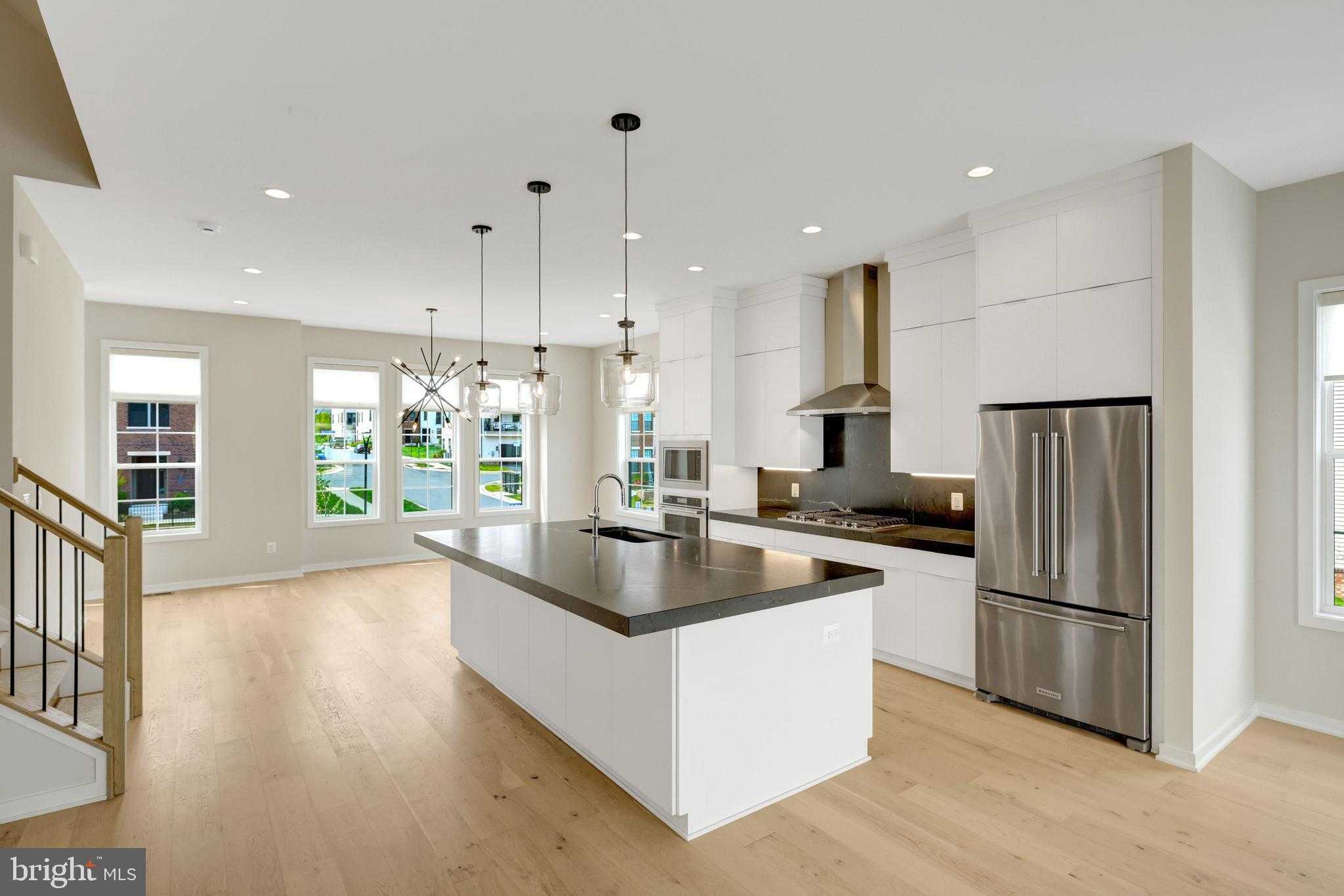 22212 Foundation Dr photo 9