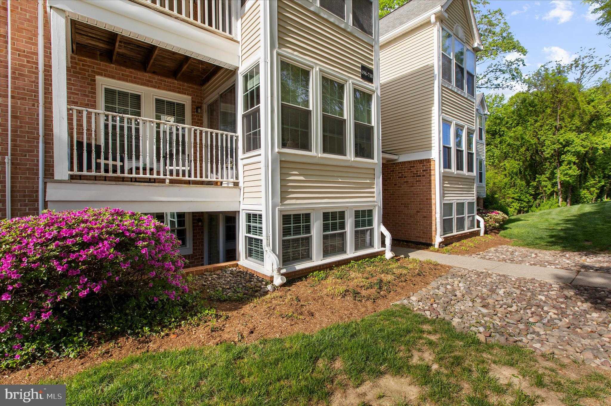 696 Southern Hills Dr photo 5