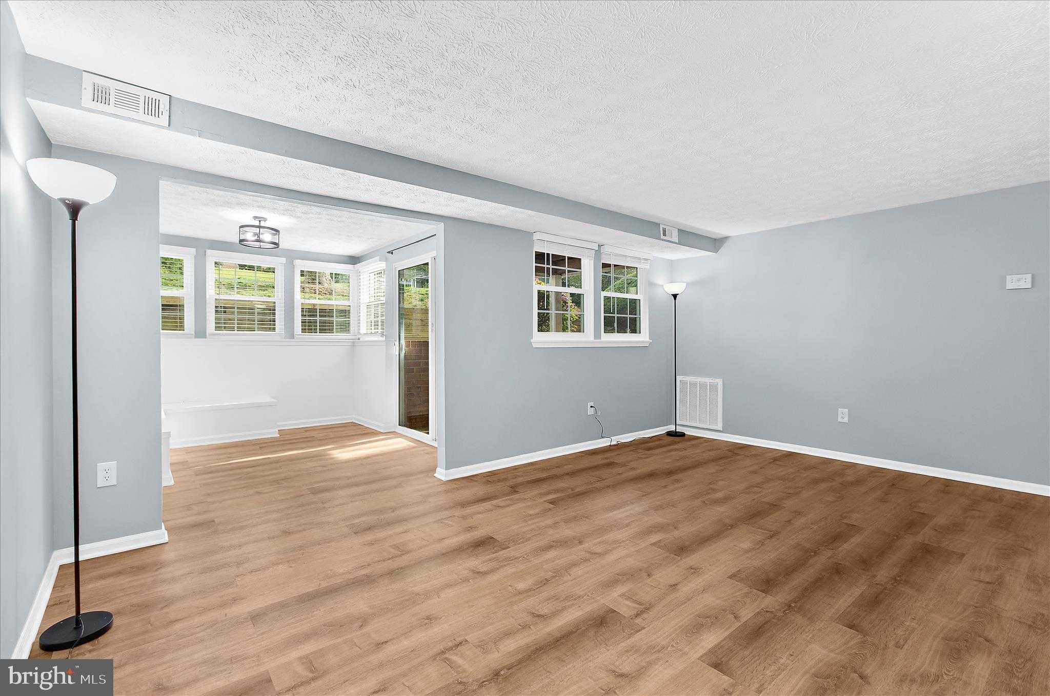 696 Southern Hills Dr photo 7